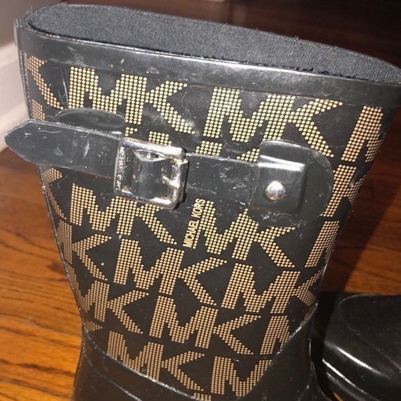 ✨HOST PICK✨ Michael Kors Rain Boots - Picture 2 of 7